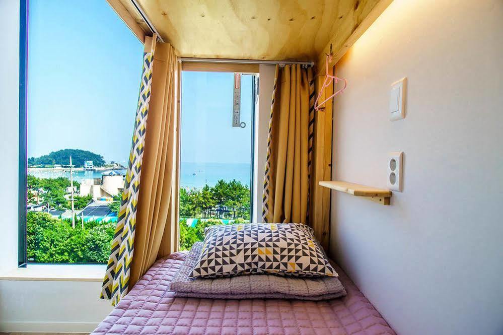 From Guesthouse Пусан Экстерьер фото